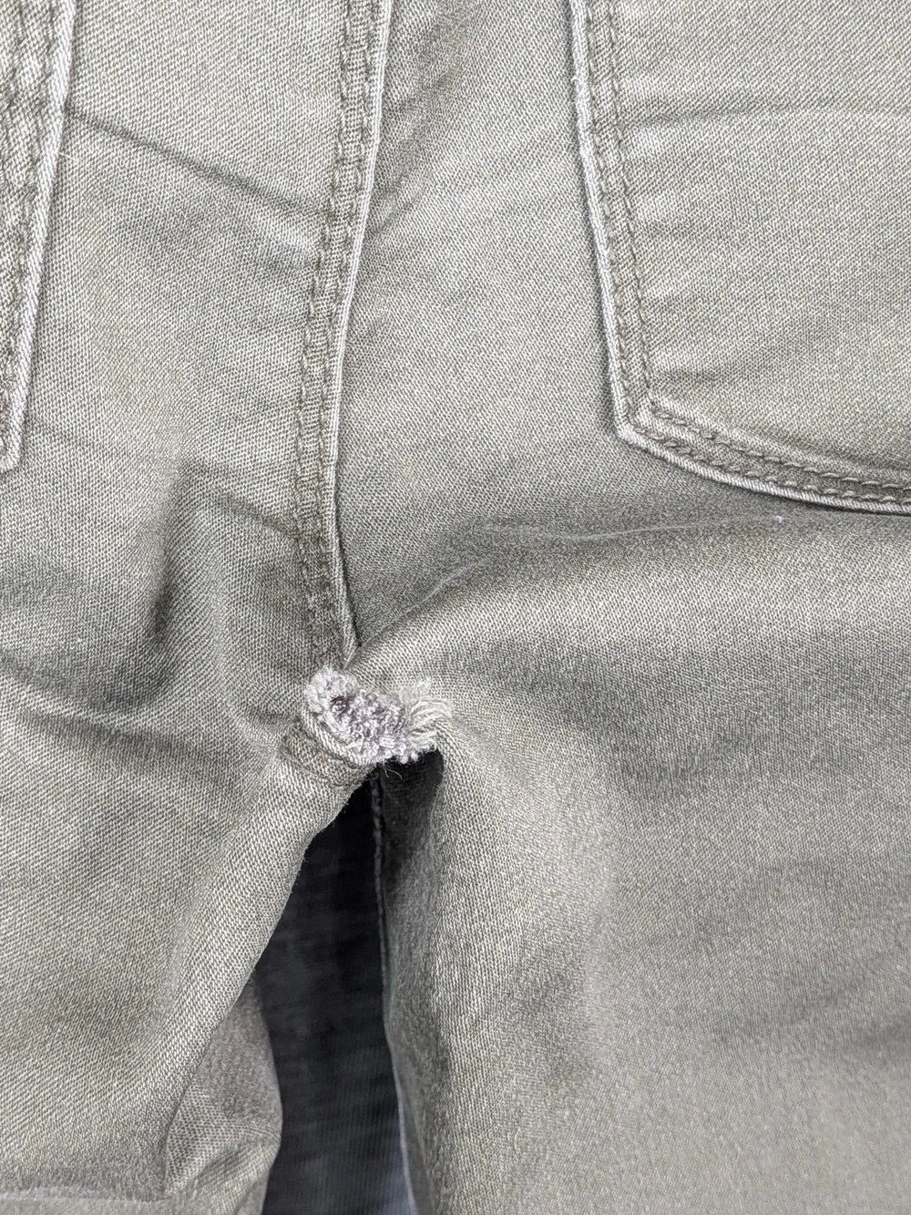 Design Lab Skinny Pants- with flaw - Picture 11 of 11